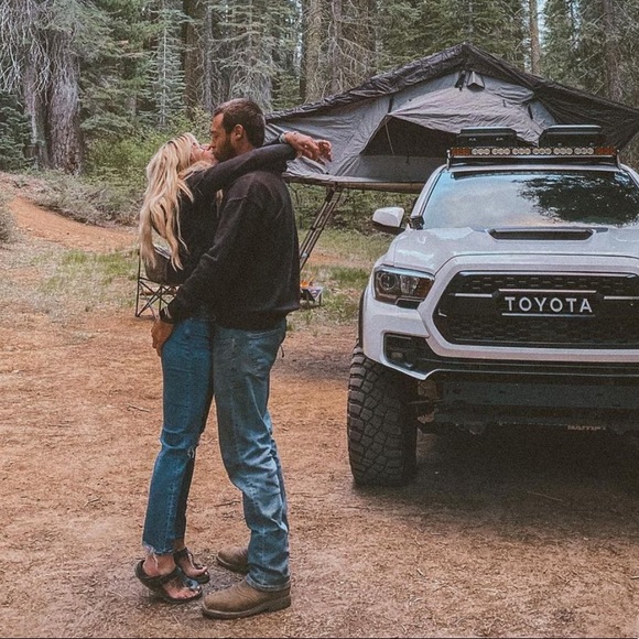 ❌SOLD❌American Eagle mom blue jeans 00 stretch - Picture 2 of 7